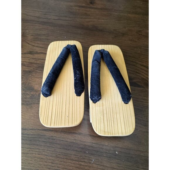 Traditional Japanese Wooden Geta Sandals With Black Velvet Straps 9.5 Inch Size - Picture 10 of 15